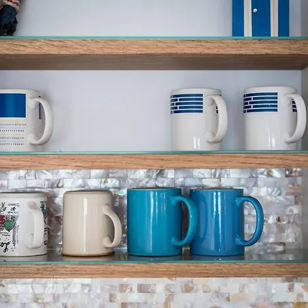 Nautical Loft *beachfront *terraces *parking 아파트 아로나