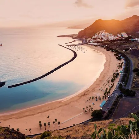 Nautical Loft *beachfront *terraces *parking شقة *