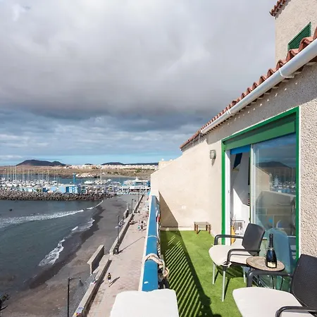 Nautical Loft *beachfront *terraces *parking أرونا