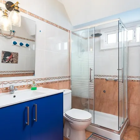 Nautical Loft *beachfront *terraces *parking شقة *